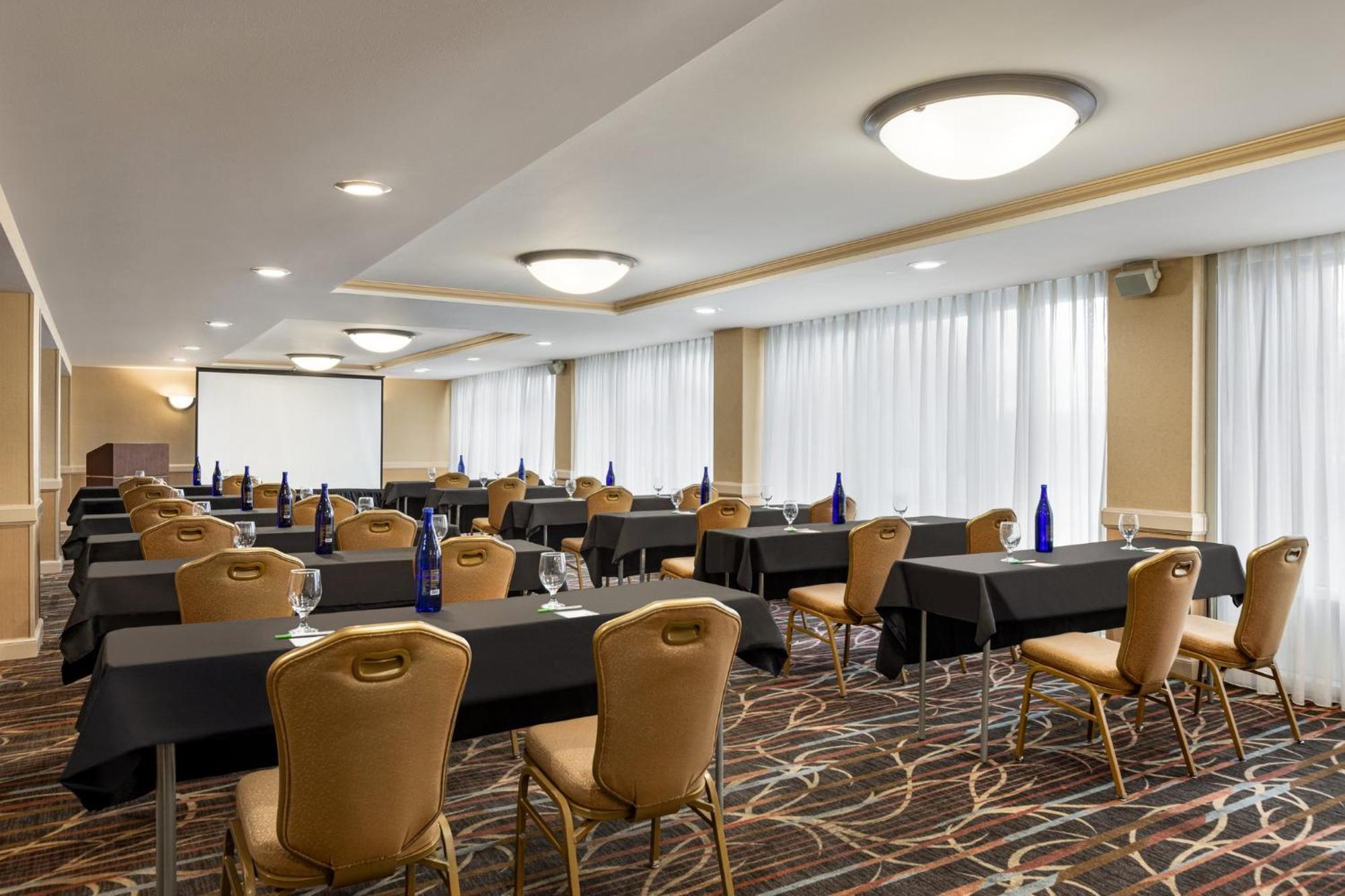 Holiday Inn Gaithersburg By Ihg Extérieur photo