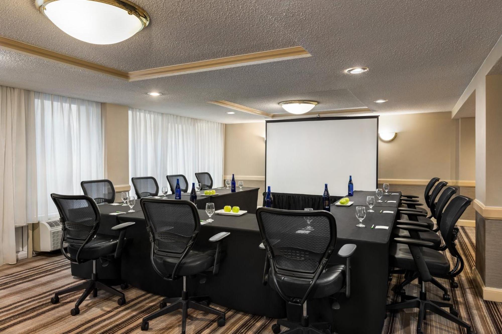 Holiday Inn Gaithersburg By Ihg Extérieur photo